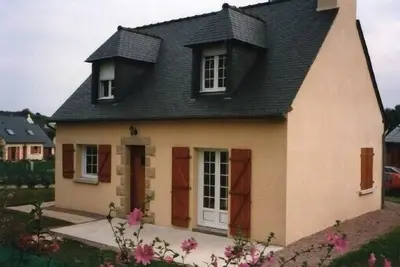 Image de Ă 200m de la mer beau pavillon de 110m2 pour 6pers, tout confort, jardin clos 473m
