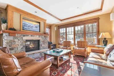 Image de 4 chambres pour 10 personnes à partir de 429 $ / nt à Northstar