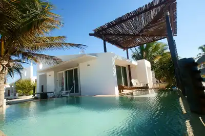 Image de La Casita de Chelem House \/ avec une belle piscine maya