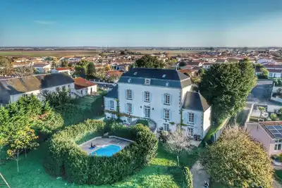 Image de Vaste propriété 8/9 chambres avec piscine et grand jardin proche des plages