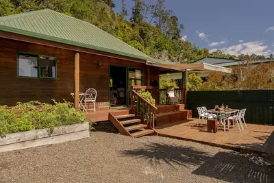Image de Cedar Cottage - Maison de vacances Tairua