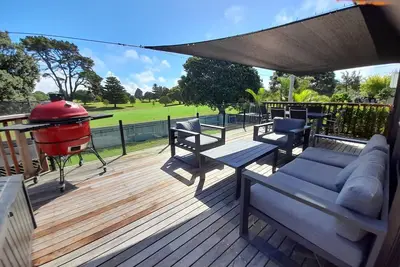 Image de Grande maison donnant sur le parcours de golf du mont Maunganui