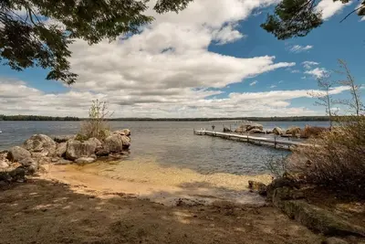Image de Paradis de l'île Frye - Cabane rénovée sur le lac Sebago - À un trajet en ferry