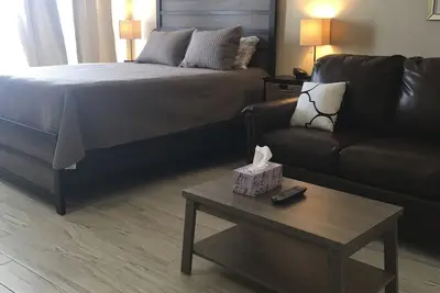 Image de Direct Studio Oceanfront mis à jour avec vue à 180 degrés sur l'océan et la plage