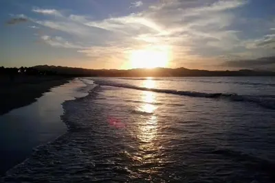 Image de 5 km de sable blanc et soyeux et une eau cristalline à 2 minutes à pied