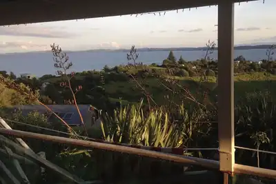 Image de Bungalow de caractère sur l'île de Rakino avec une vue incroyable sur la mer