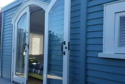 Image de Central Oneroa Beach Village Cottage, Studio ensoleillé