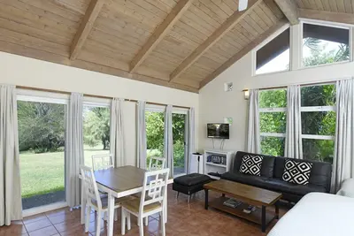 Image de Studio paisible et privé - Ferme de fruits bio de 12 acres Plage 10min
