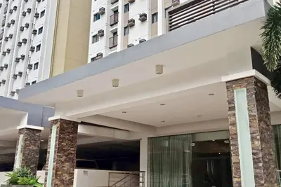 Image de condo dans la ville w \/ fibr wifi, près de I. T. , Sm, Ayala