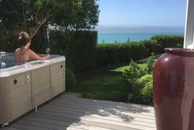 Image de Vue imprenable sur la ville et la mer faisant face au nord