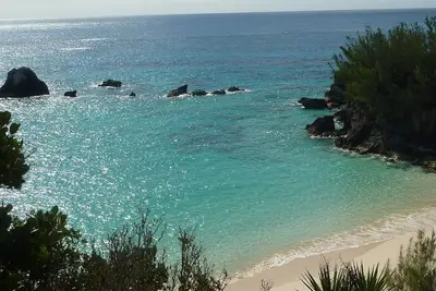 Image de 165 $. 00 Vente d'automne au domaine privé et à la plage de Cross Bay - Pick-Up Gratuit à l'aéroport