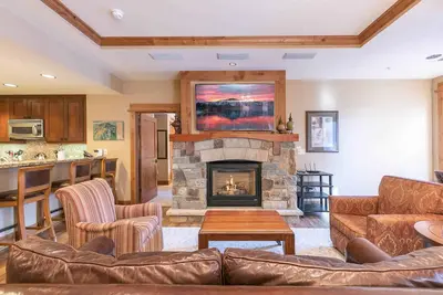 Image de 8 personnes à partir de 239 $ / nt près de Lake Tahoe