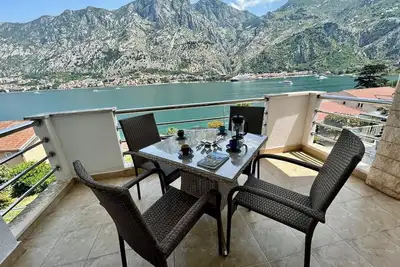 Image de Immaculée, appartement de luxe avec des vues spectaculaires sur la baie de Kotor