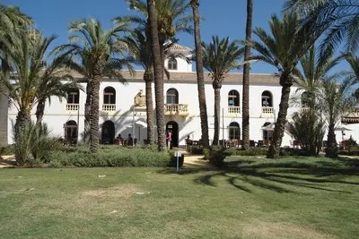 Image de Fantastic ground front line apartment with garden and pool.