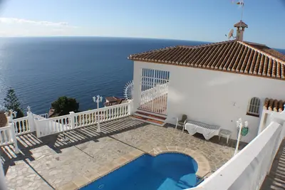 Image de Villa avec vue spectaculaire sur la mer