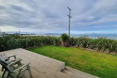 Colac Bay, vue sur la mer face à la plage