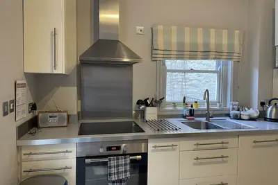 Image de Un appartement chatoyante pour deux avec une paisible cour avec jardin en terrasses