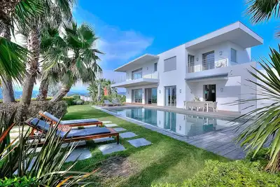 Image de Exceptional Villa Cannes – Luxury, Serenity & Panoramic views