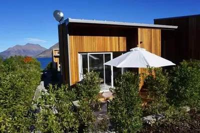 Image de L'épinette Hus - Studio au bord du lac.