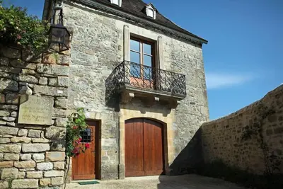 Image de Charmant appartement rénové de 60m2 avec grande terrasse surplombant la vallée de la Dordogn