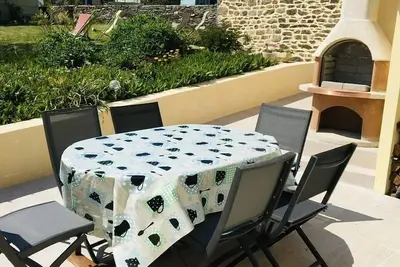 Image de Maison avec jardin Bord De Mer pour 8 Personnes avec linge de maison fourni