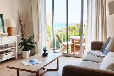 Image de Breathtaking sea view apartment on St Clair Beach.