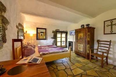 Image de Studio Courtyard Menacher Treasure Cave - Studio de 25 m² au rez-de-chaussée avec terrasse