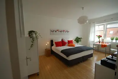 Image de Emplacement de choix au cœur de Hanovre! Appartement d'hôtes chic et calme pouvant accueillir jusqu'à 2 personnes