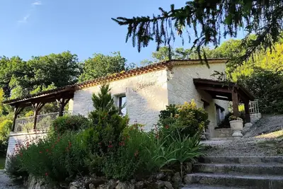 Image de charmant gîte, restauré avec goût, en pierres, au carrefour de 4 départements