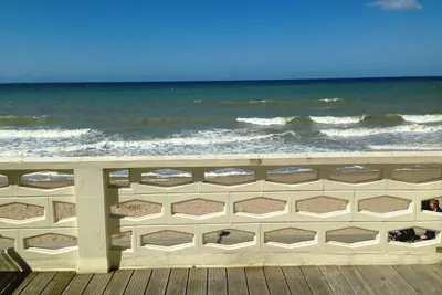 Image de Seafront Large Studio 40m2 Terrace