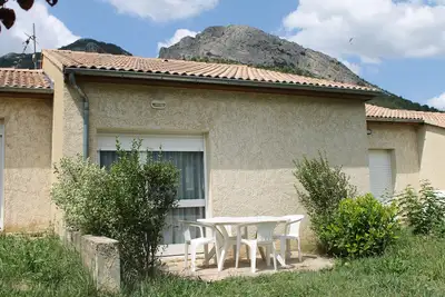 Image de Gite + terrasse 4 personnes, Drôme Provençale, petits commerces au village