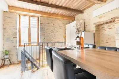 Image de Gite 3 étoiles avec terrasse - Cœur de village au calme - Cité médiévale - Lot