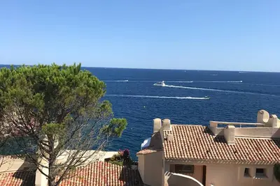 Image de Appartement climatisé et équipé, pied dans l'eau. Privé & standing