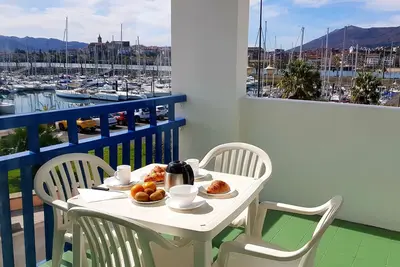 Image de Plage Studio Superbe Terrasse face au port de plaisance idealement placé parking