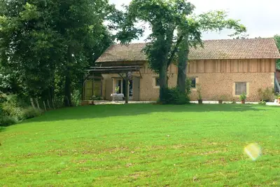 Image de Maison indépendante avec terrasse ombragée, gd terrain, au calme.