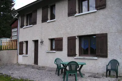 Image de studio pour deux personnes au rez de chaussé de la maison des propriétaires