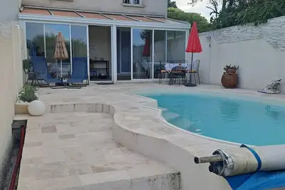 Image de Jolie petite maison proche d' Avignon Pour 2 Personnes avec piscine privée