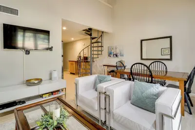 Image de Nouveau! Golf Resort Condo sur le lac Conroe w / Services