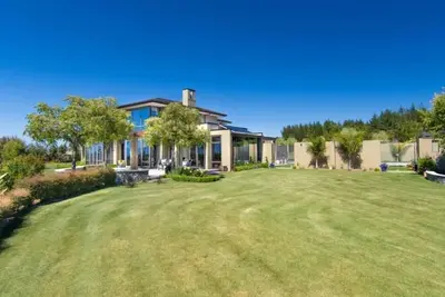 Image de Ansarli Estate - Stunning Architecturally designed Contemporay Home