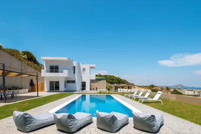 Image de Hill and Sea View Villa jusqu'à 8