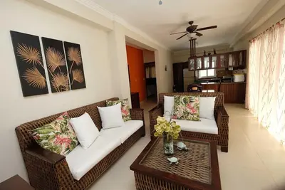 Image de Mettez-vous dans une belle condo de plage de 2 chambres avec toit jacuzzis et gymnase