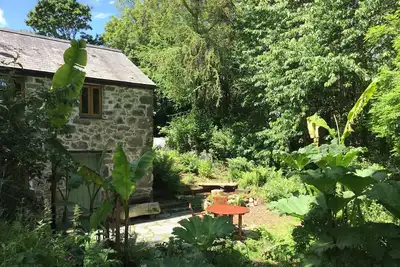 Chalet boisé isolé, à proximité de Sw Coast Path