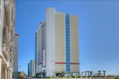 Image de Propriété face à l'océan avec vue sur la ville au coeur de Cherry Grove