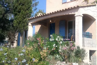 Image de villa avec piscine bordure de golf route des plages 4 chambres 8\/10 personnes
