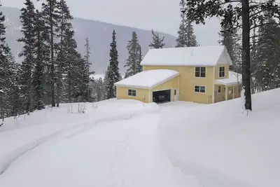 Image de Nouveau! Alma Home w / vues Mtn ~ 20 mi Ă Breckenridge