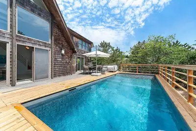 Image de Luxueuse maison de plage moderne avec bain à remous + vues