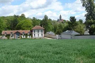 Image de Superbe gîte cosy, 100 m2 - 4 personnes - Jardin - Proche Disney et Paris.