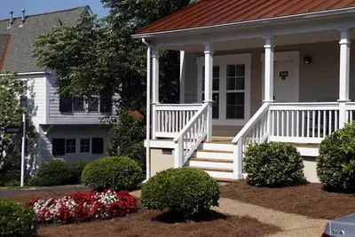 Image de 4 juillet 2020, King's Creek Plantation - Cottage spacieux avec trois chambres et trois salles de bain