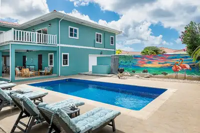 Maintenant, 20% de réduction! Villa spacieuse avec vue sur l'océan, piscine privée et accès à la plage