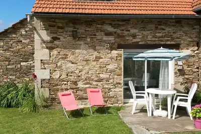 Gîte lumineux avec terrasse et jardin au calme